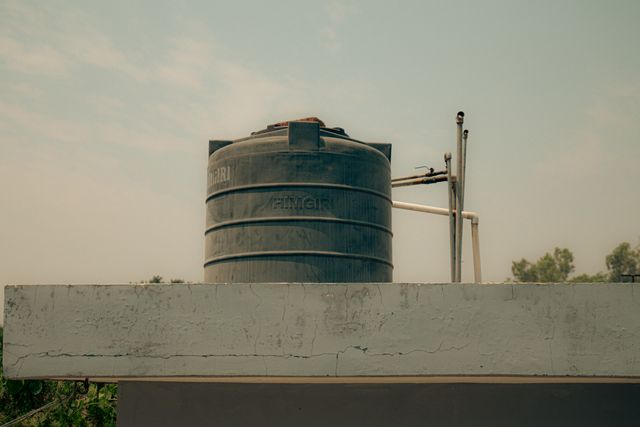 water tank cleaning